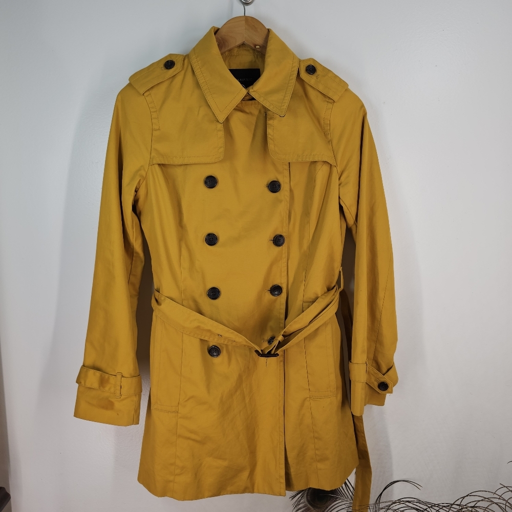 Double breasted trench coat by Banana Republic size small yellow/mustard